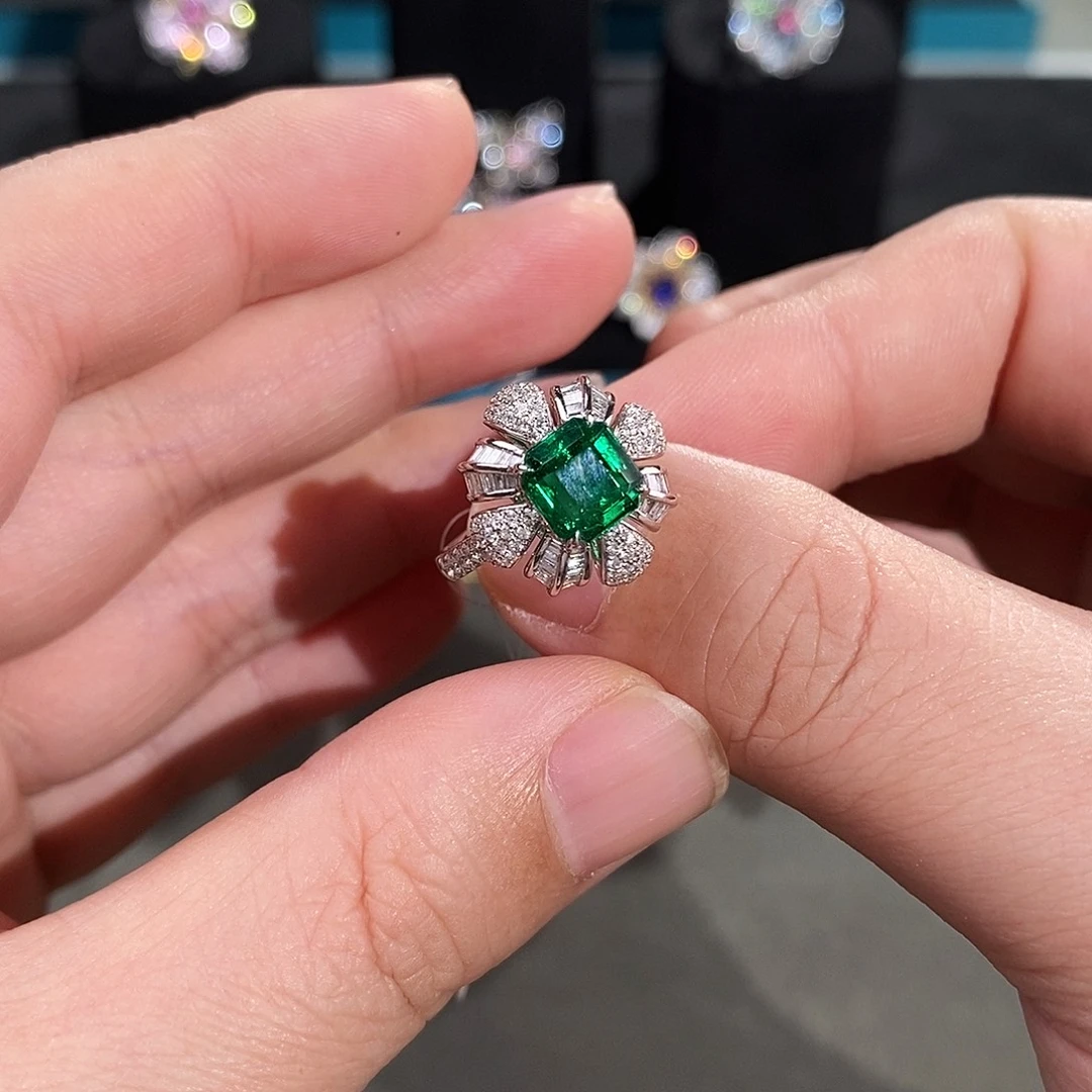 祖母绿戒指18K金镶嵌吉尔德微油沃顿绿1.69ct