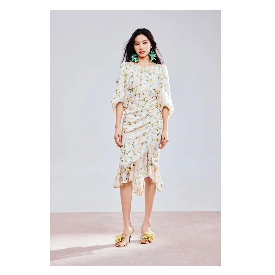 【诗语专属】MAXRIENY2025新款碎花茶歇裙中长款度假方领连衣裙长裙