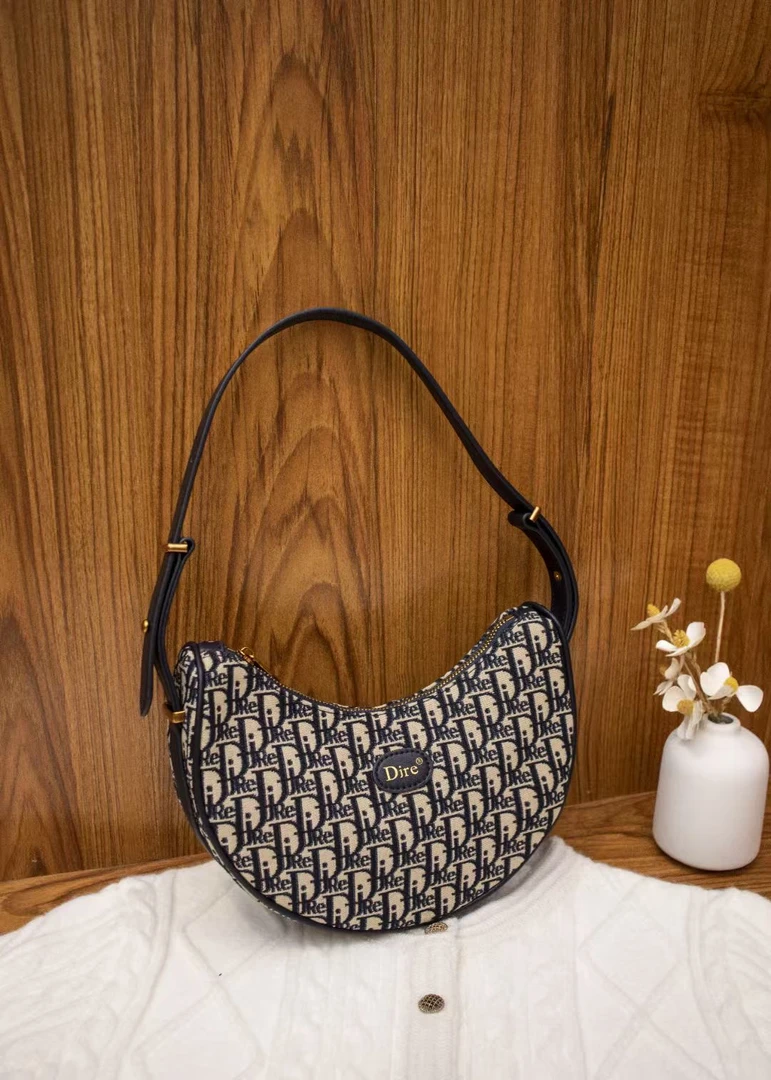 2025新款手提单肩斜挎豆腐包刺绣包腋下休闲时尚