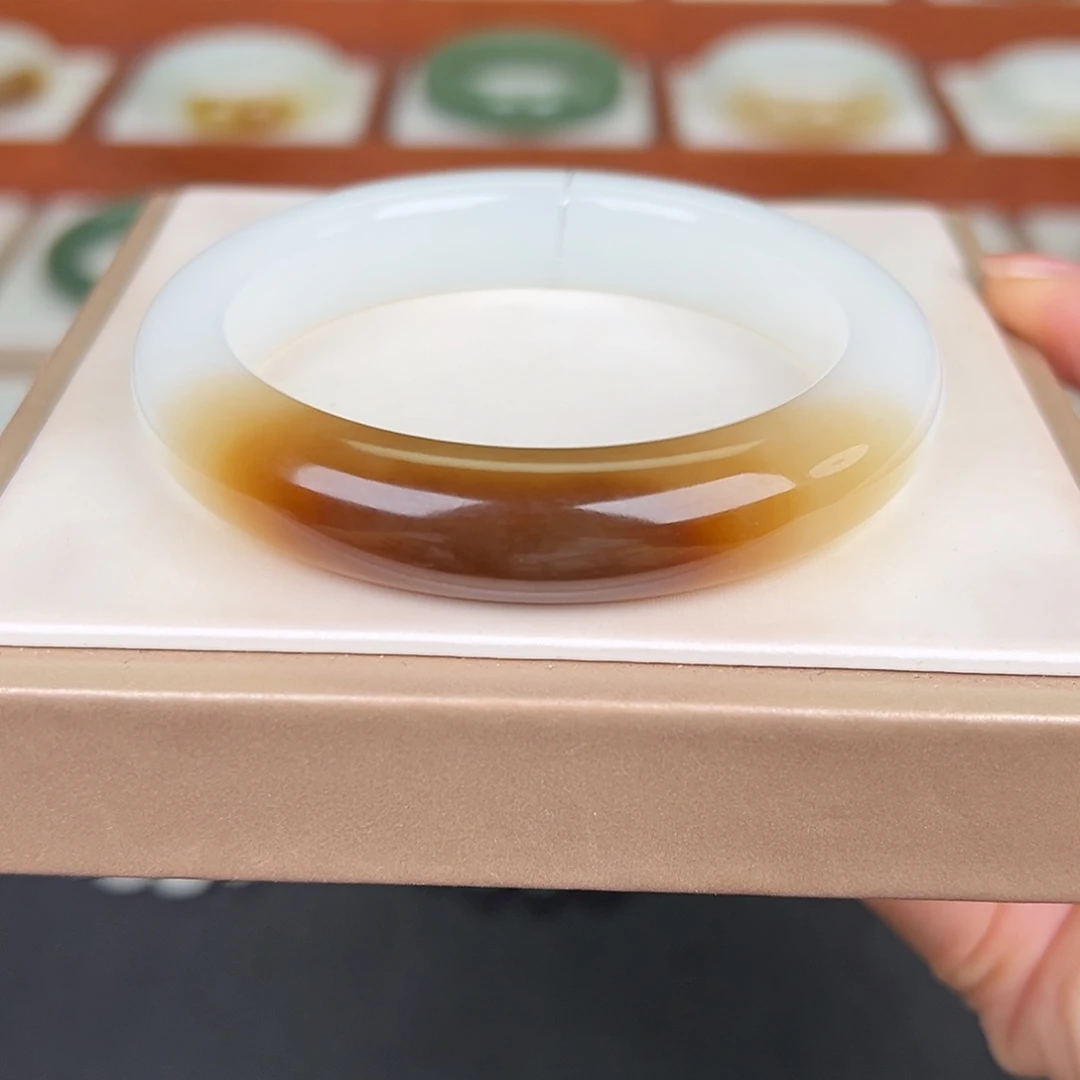 和田玉未镶嵌手镯和田玉糖白手镯