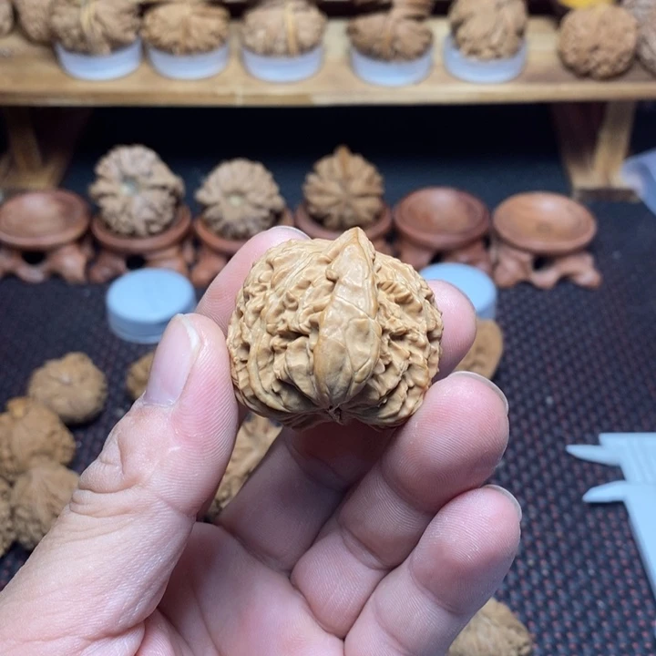 蛤***人把件文玩核桃文玩