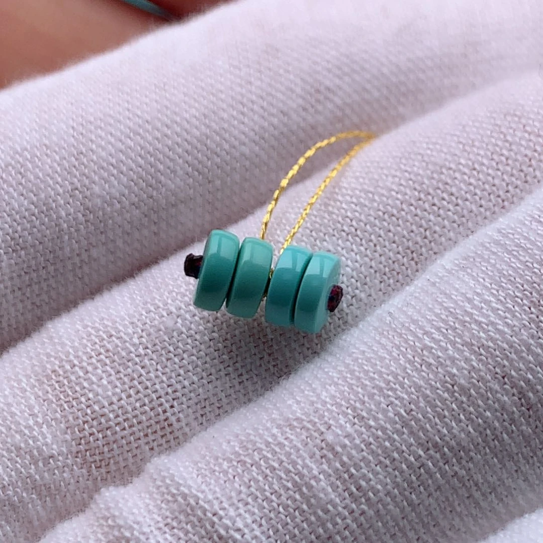 绿松石颈饰未镶嵌