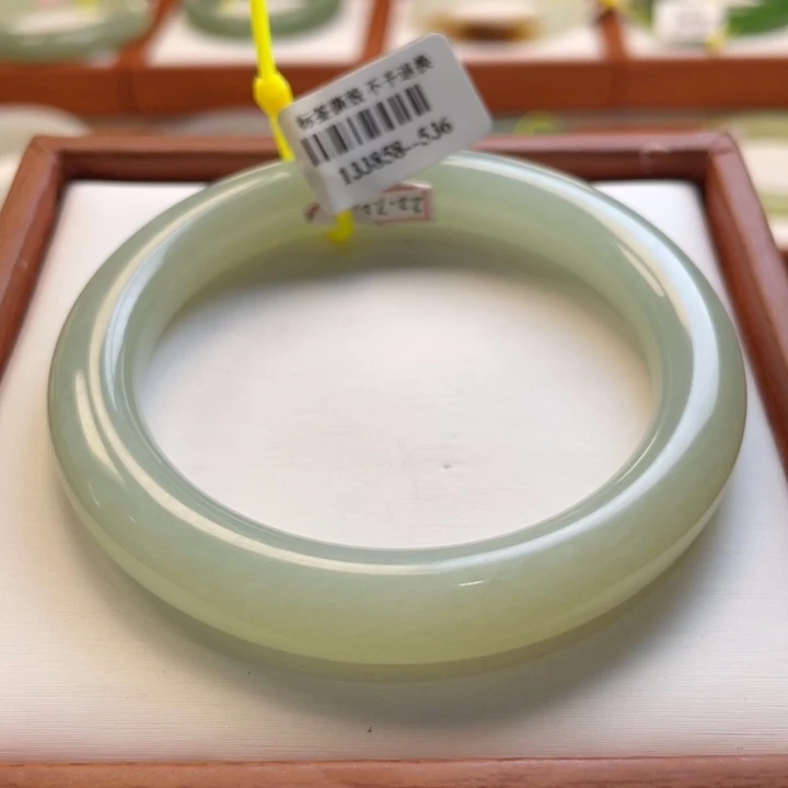 【闪购商品】未镶嵌手镯和田玉56 56/57