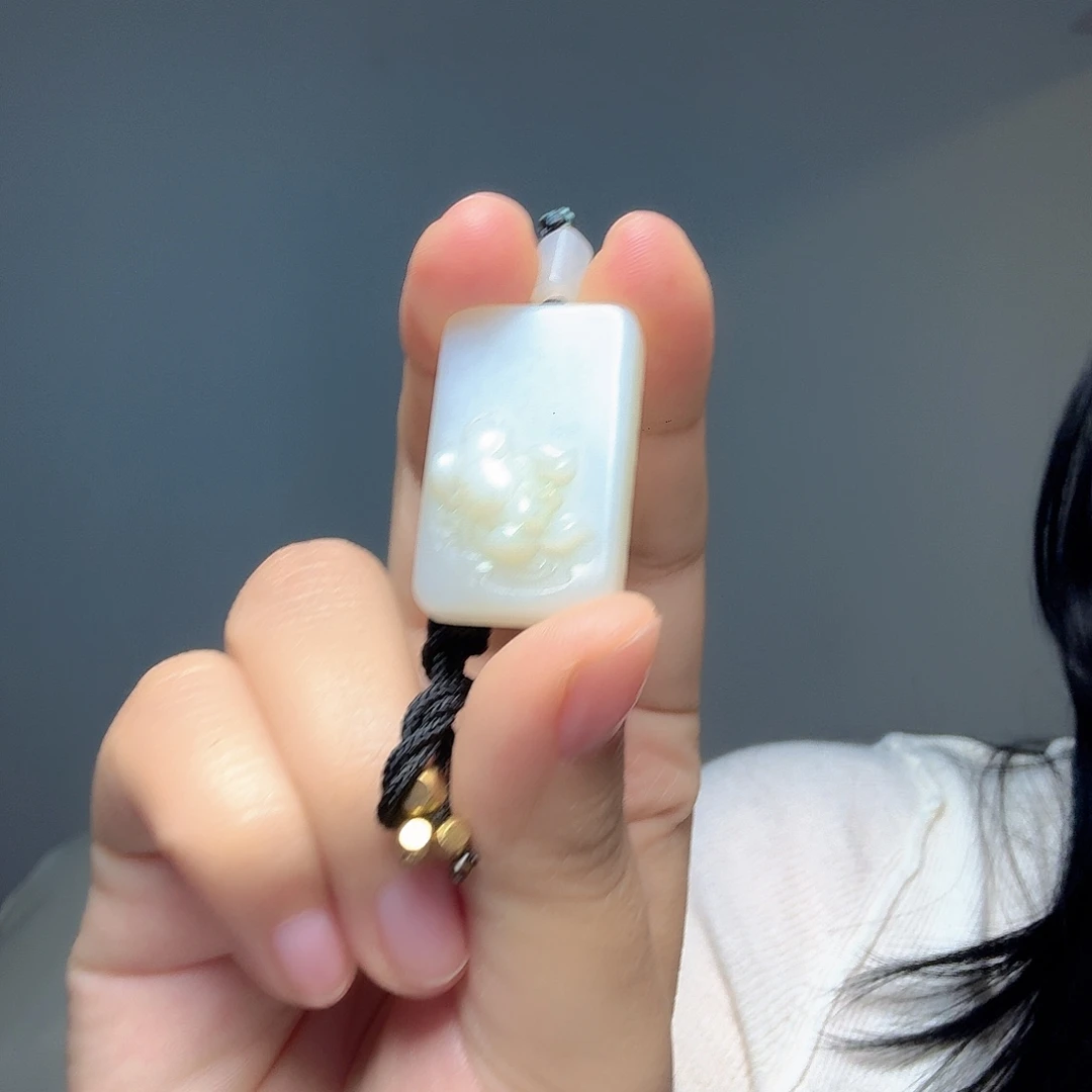 和田玉（糖玉）未镶嵌颈饰