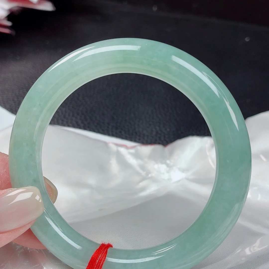 乐***颜未镶嵌手镯翡翠58