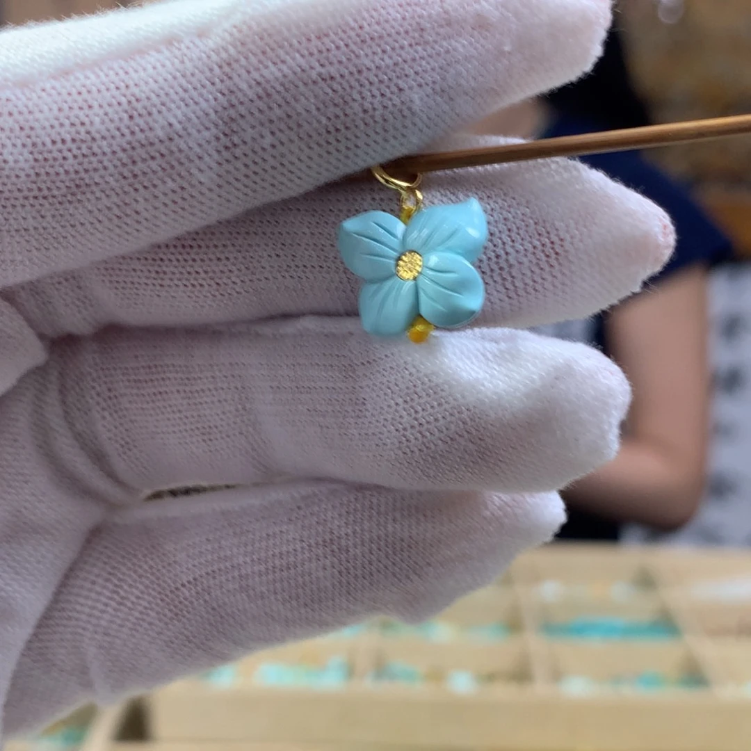 绿松石未镶嵌挂件