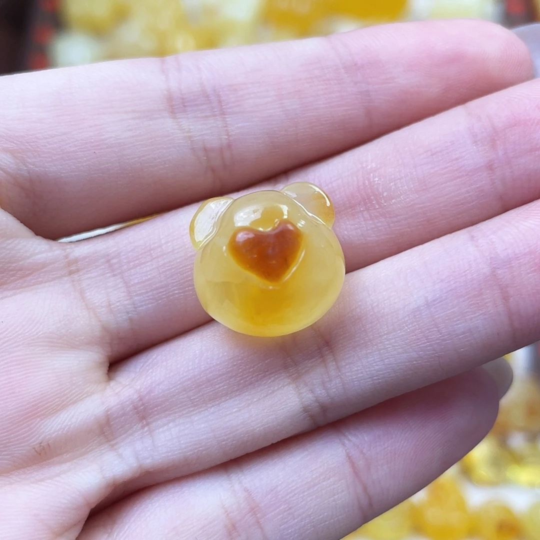 裸石琥珀未镶嵌熊头