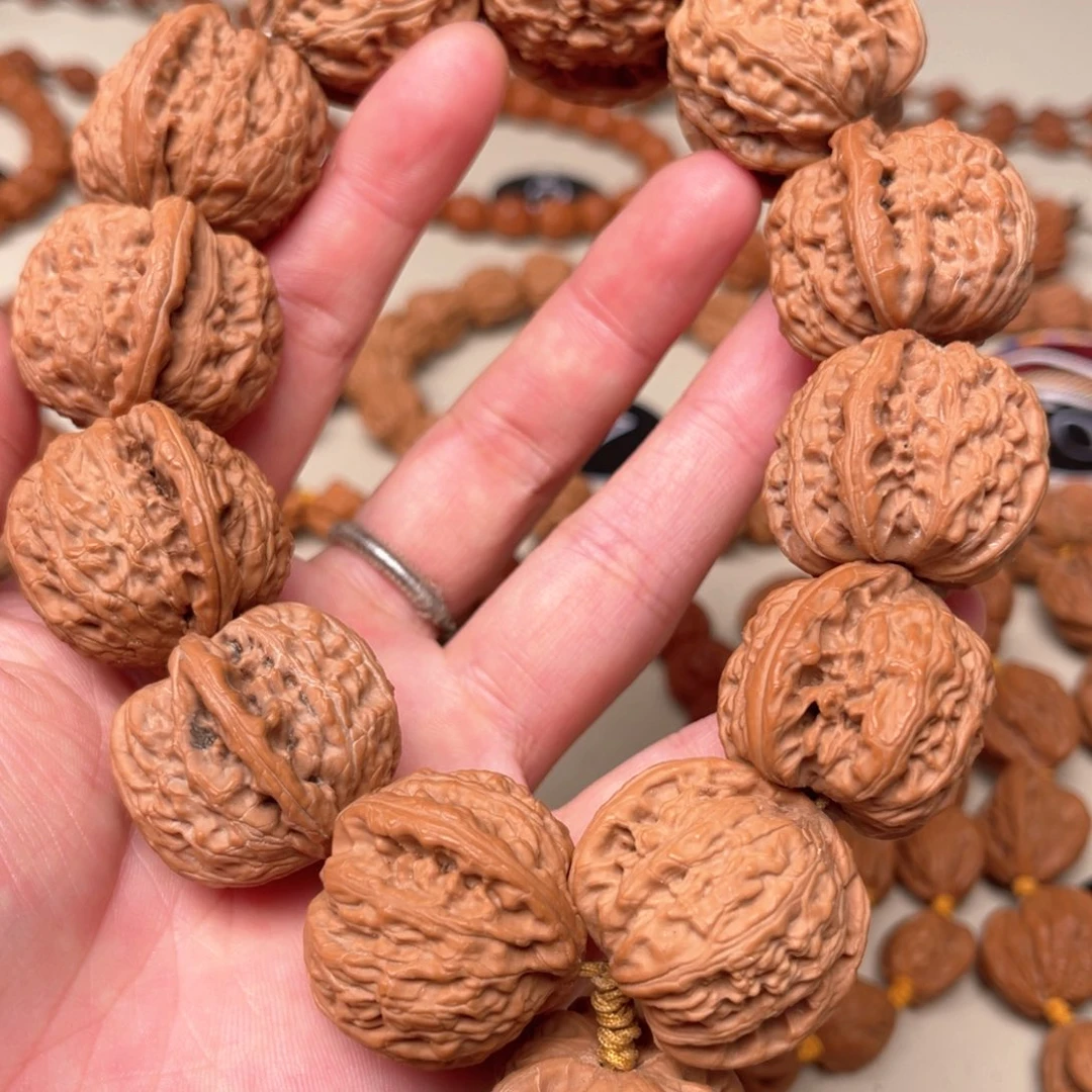 吊坠文玩核桃逍**在白狮子