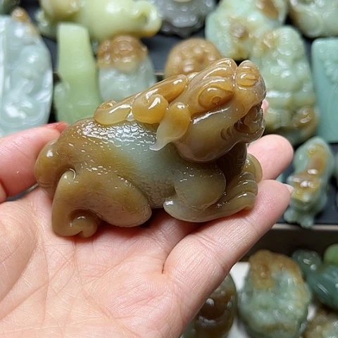 和田玉未镶嵌颈饰抚**长