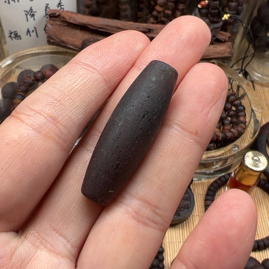 降真香无事牌天珠