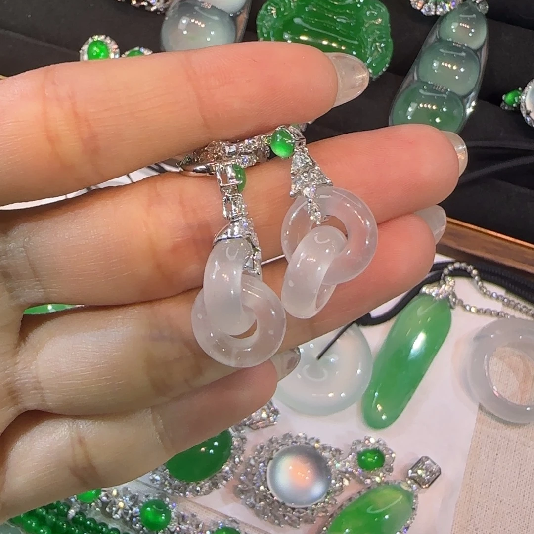 翡翠18K金镶嵌戒指