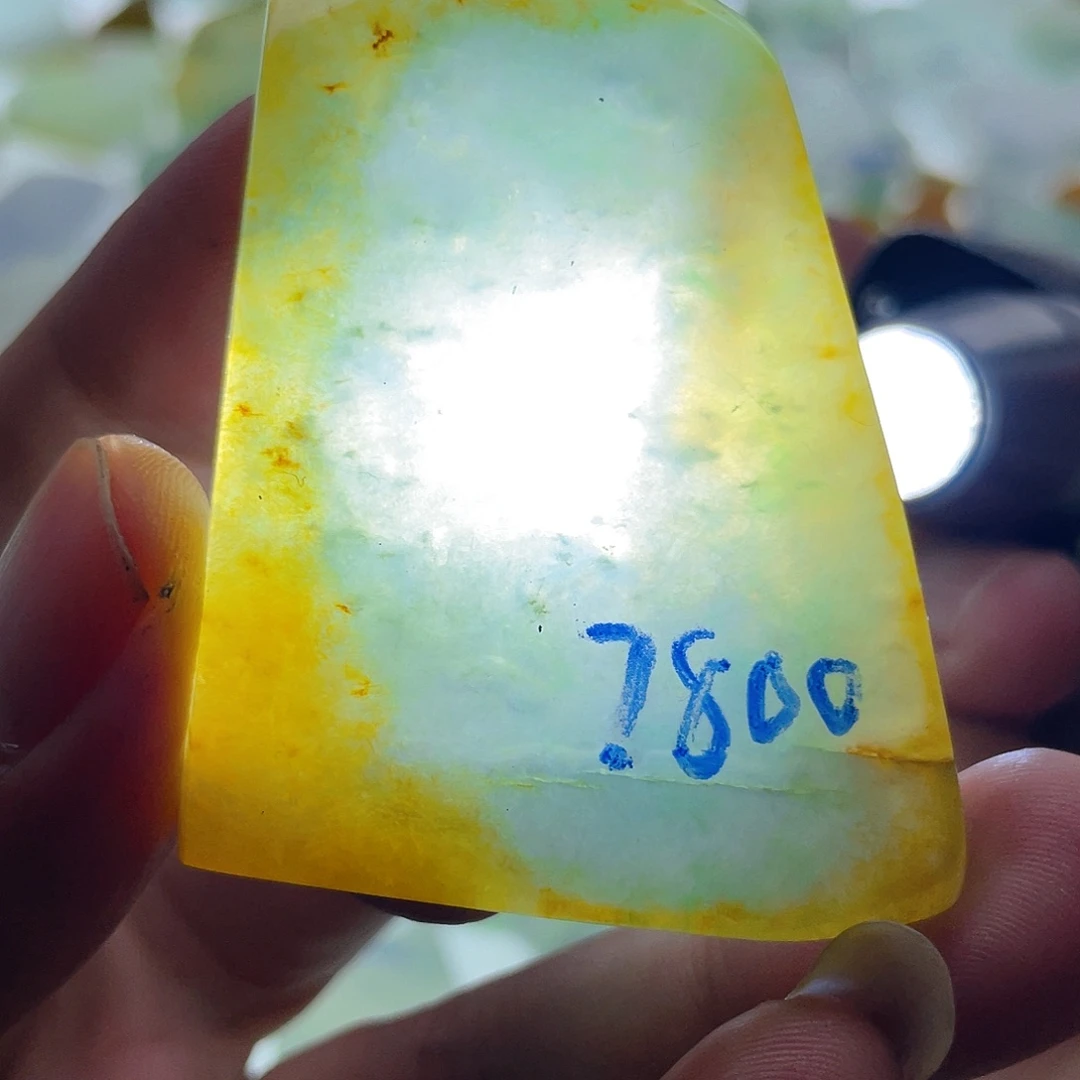 定制翡翠未镶嵌天然翡翠雕刻定制