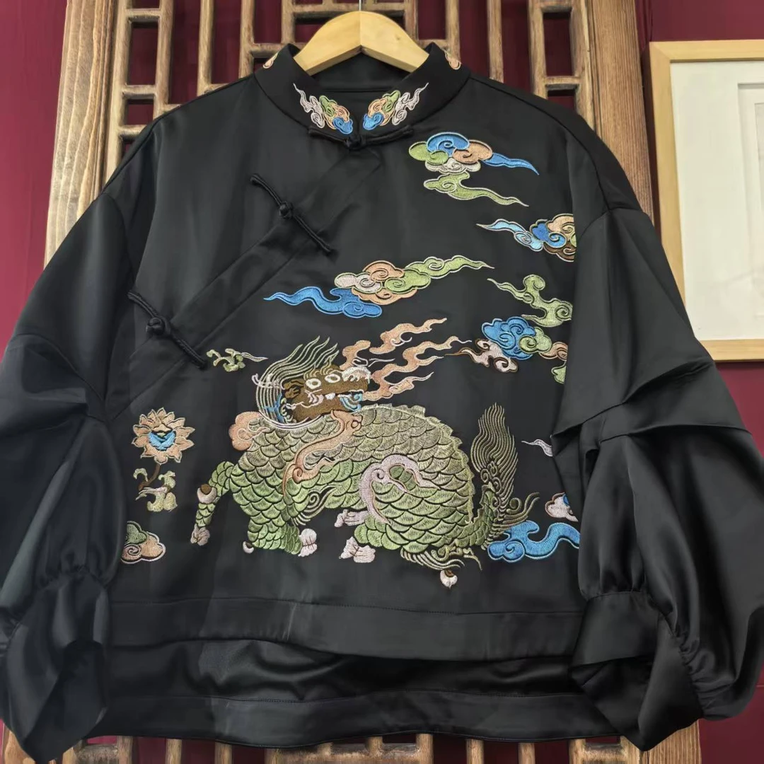双面（等太阳） 凤徕兮黑色光板底麒麟凤凰刺绣捏褶斜襟盘扣上衣
