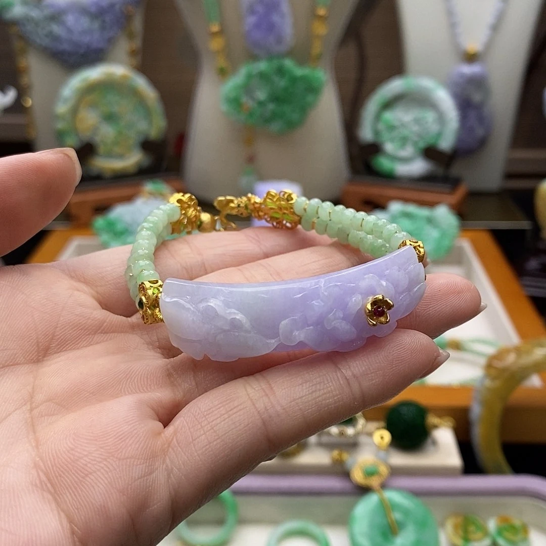 颈饰未镶嵌翡翠天然