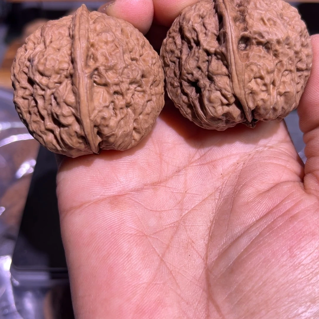 文玩核桃把件红旺云铁13号43mm