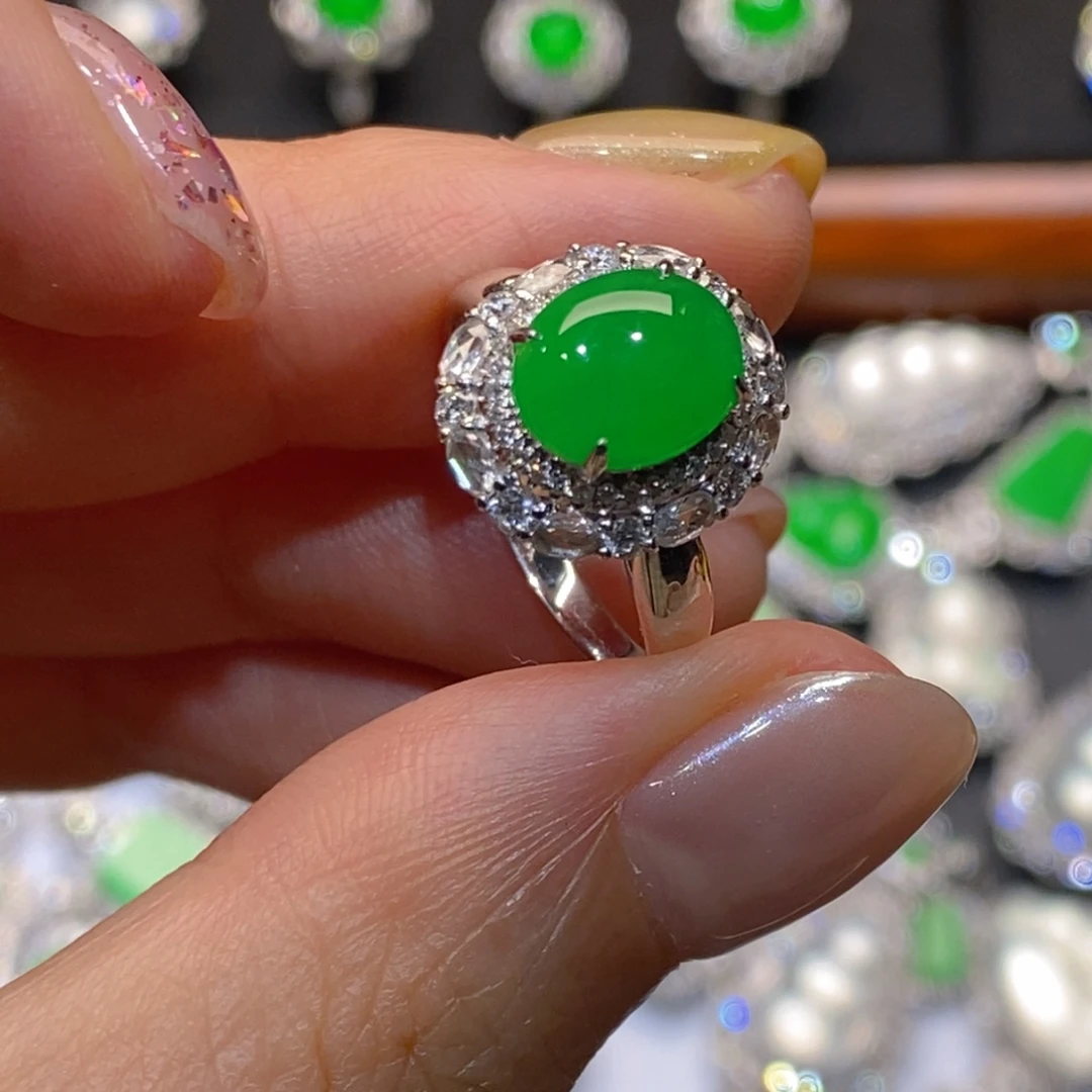 翡翠18K金镶嵌戒指