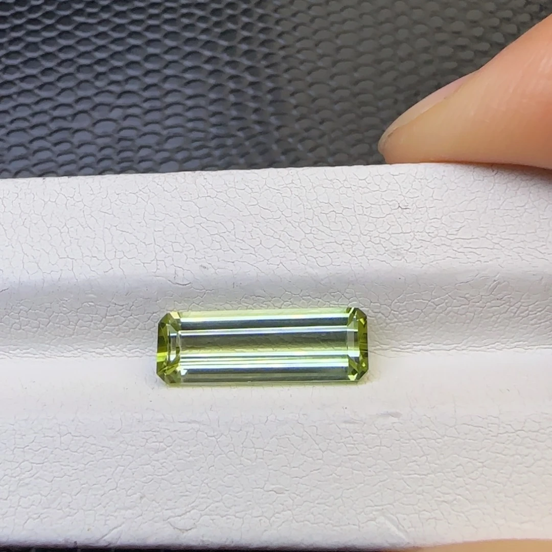 珠宝半成品碧玺未镶嵌天然3.77克拉