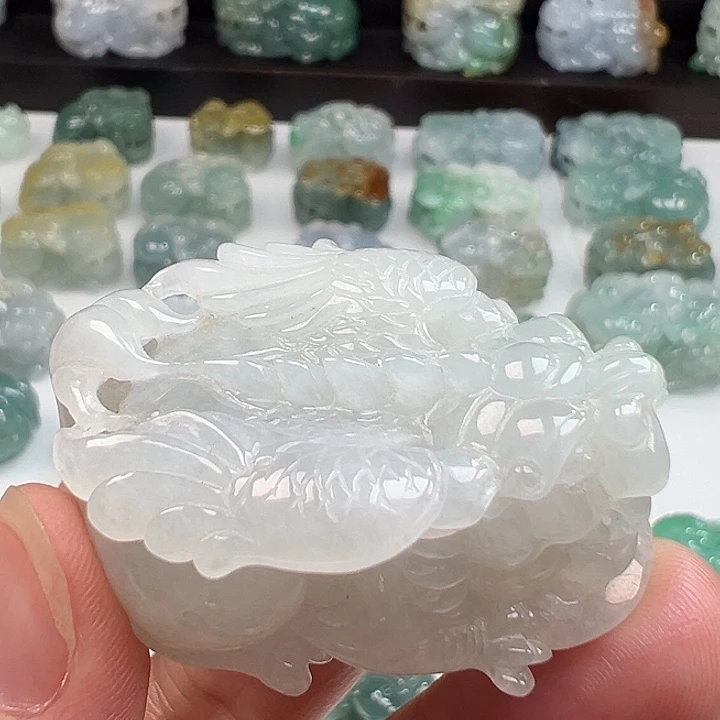 颈饰未镶嵌翡翠貔貅