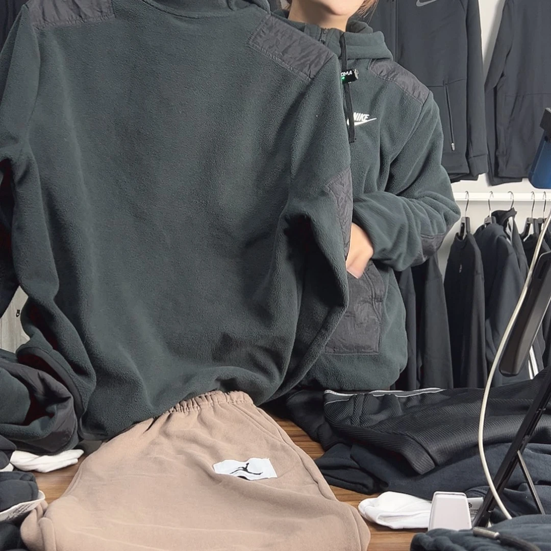 4883外套黑L码130-150斤不退换