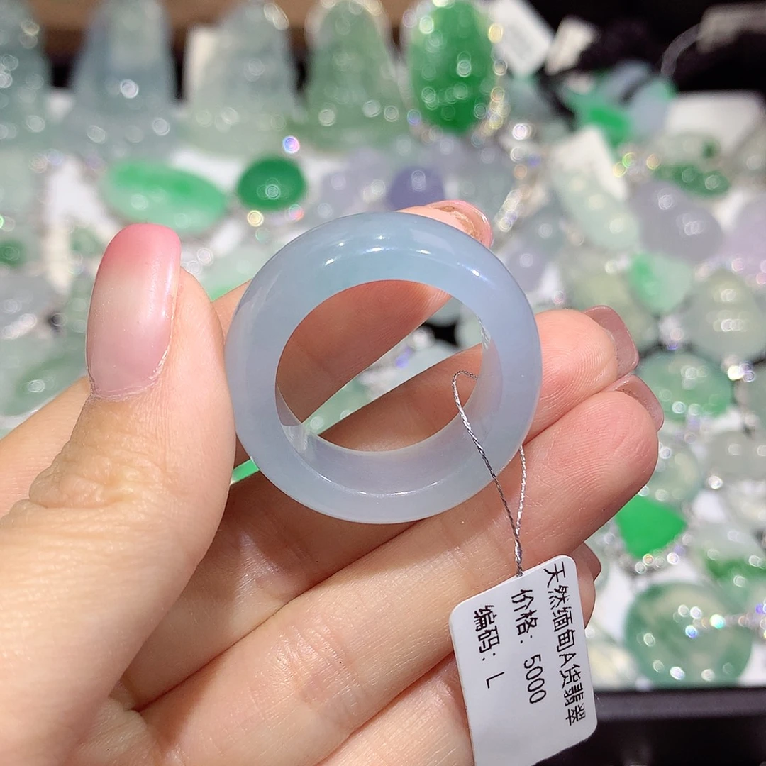 翡翠未镶嵌颈饰戒圈