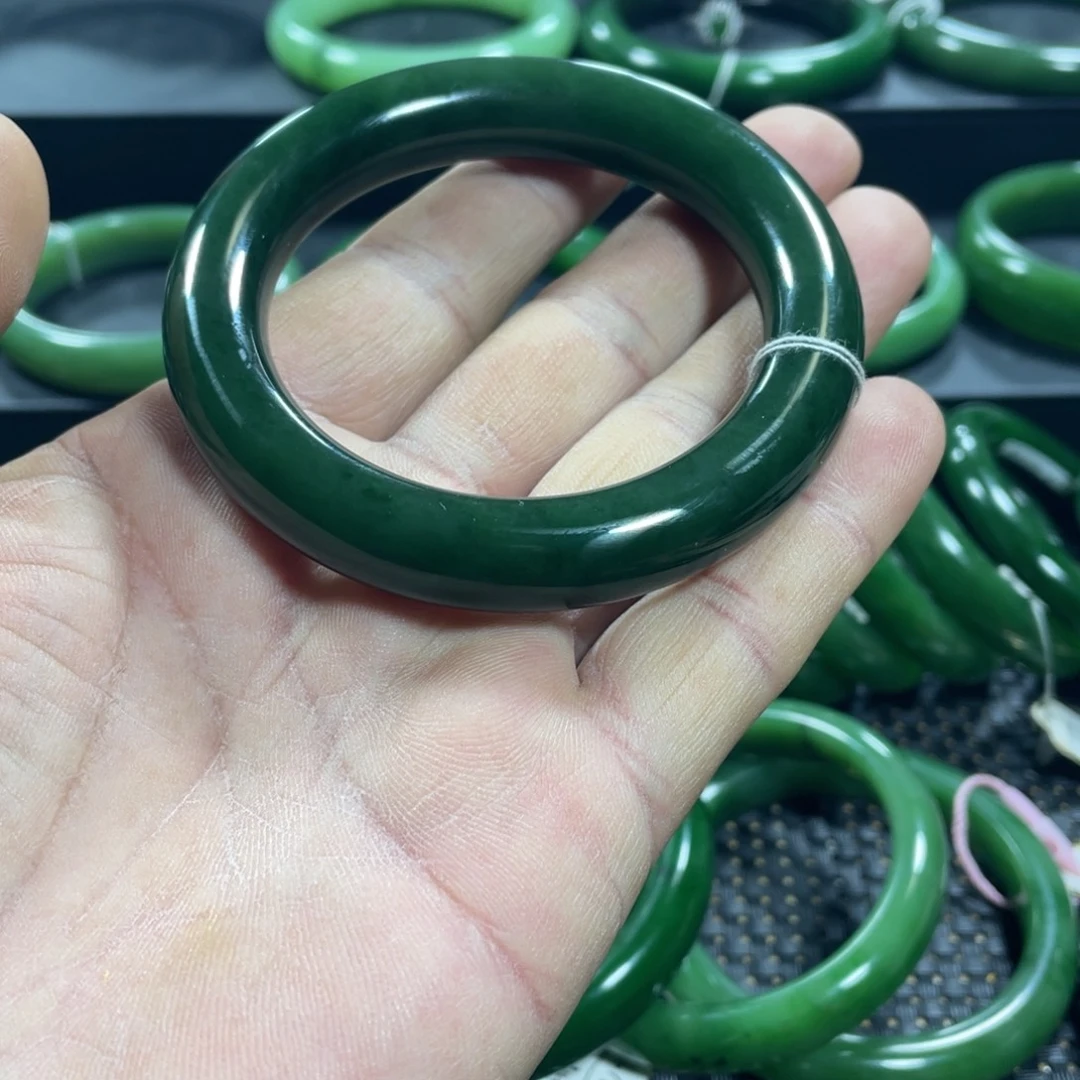 和田玉（碧玉）未镶嵌手镯