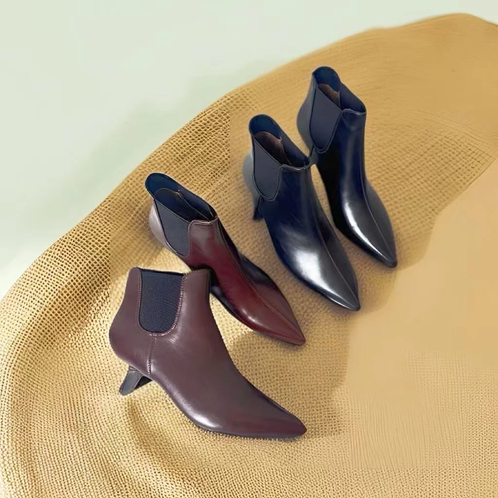 3厘米舒适低跟尖头一脚蹬时尚百搭款高品质切尔西短靴女26W713