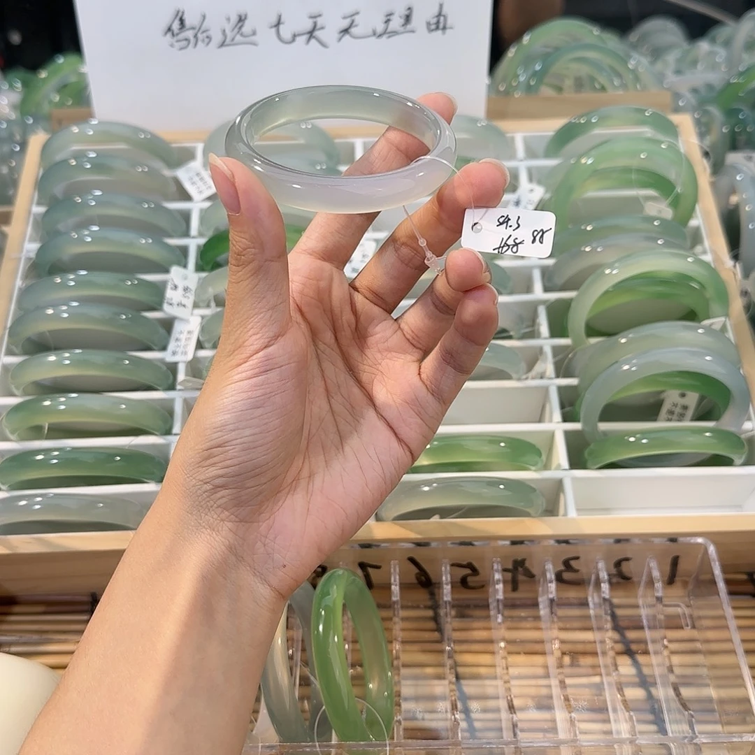 玛瑙/玉髓未镶嵌手镯圈口54.3