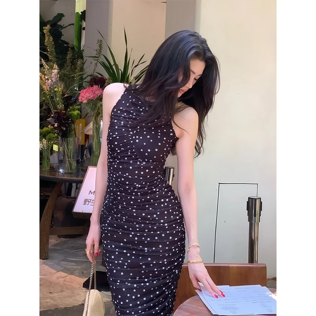 欲辣妹复古气质白色波点无袖显瘦连衣裙女夏季新款收腰中长裙子