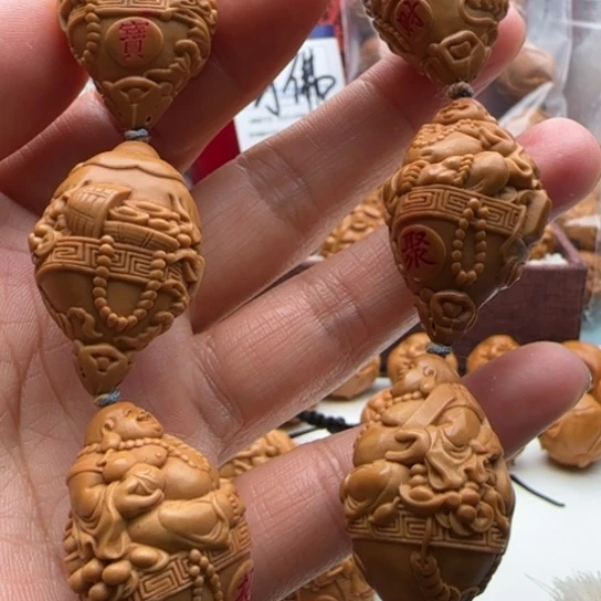 橄榄核手串雕刻工艺