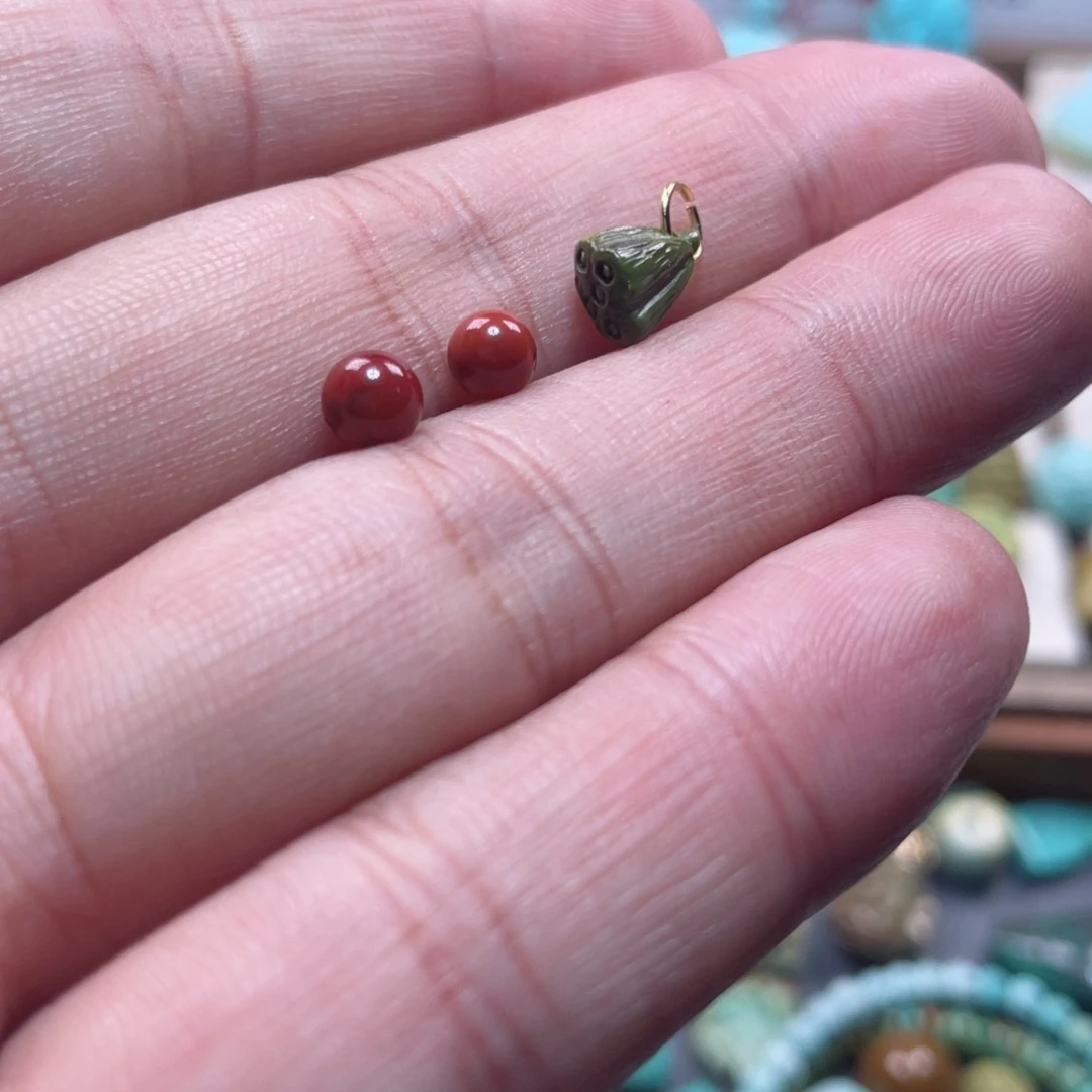 南红玛瑙配饰未镶嵌