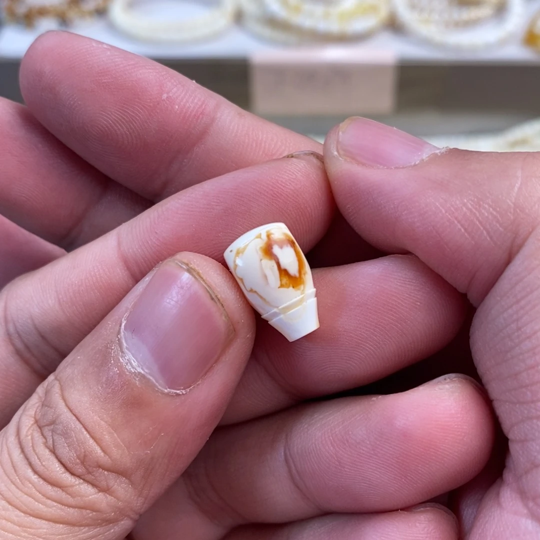 未镶嵌琥珀裸石三通9+