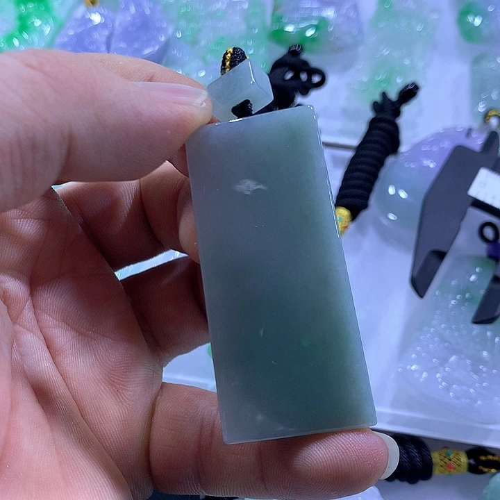 颈饰未镶嵌翡翠天然翡翠A货吊坠