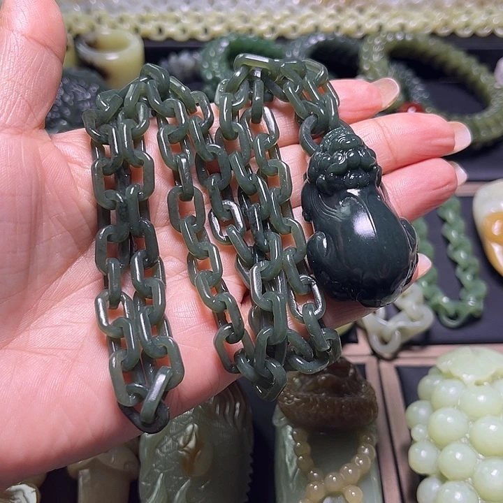 未镶嵌和田玉挂件
