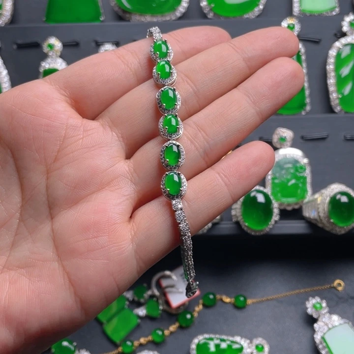 翡翠颈饰未镶嵌翡翠手链