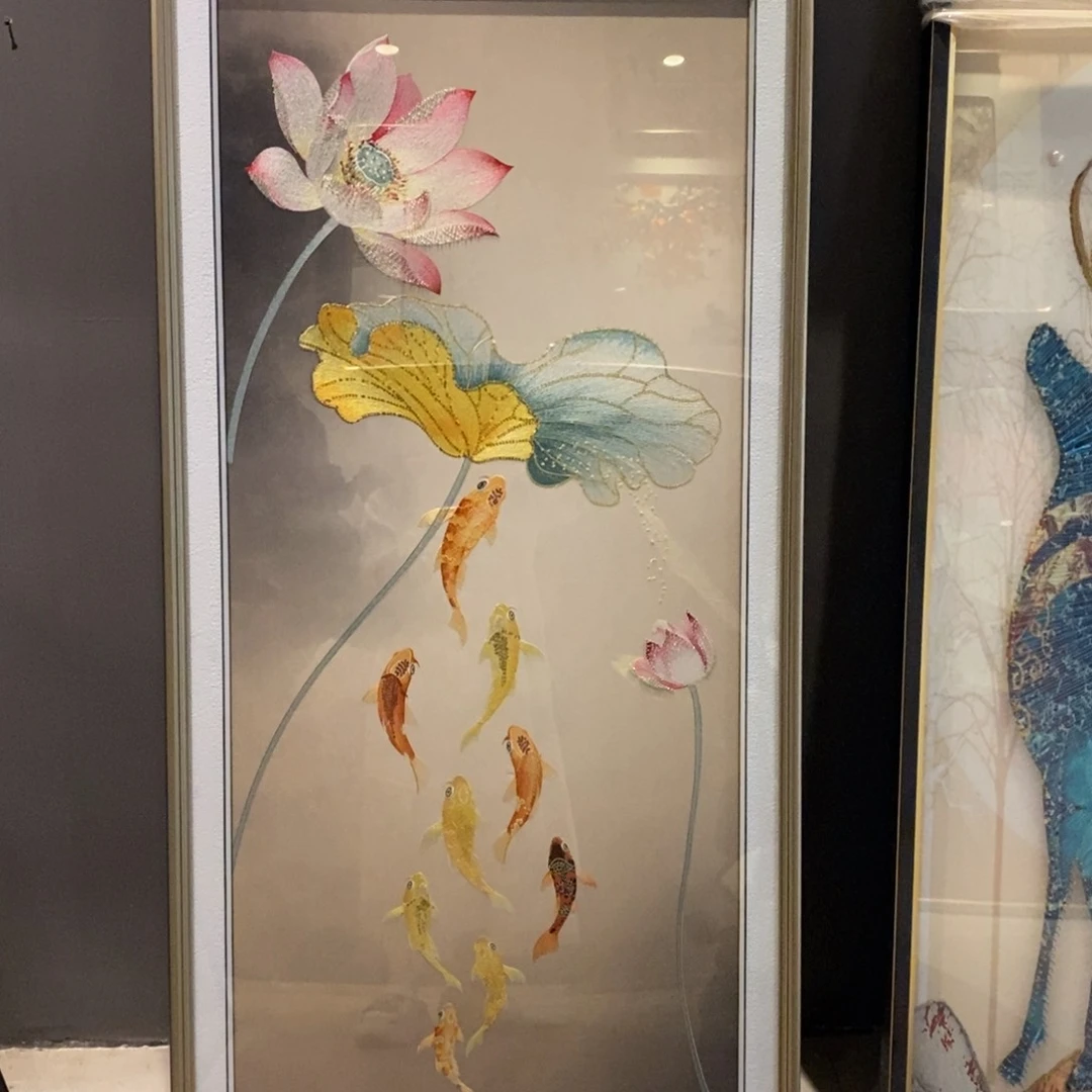 竖款九鱼新款，金色实木边框