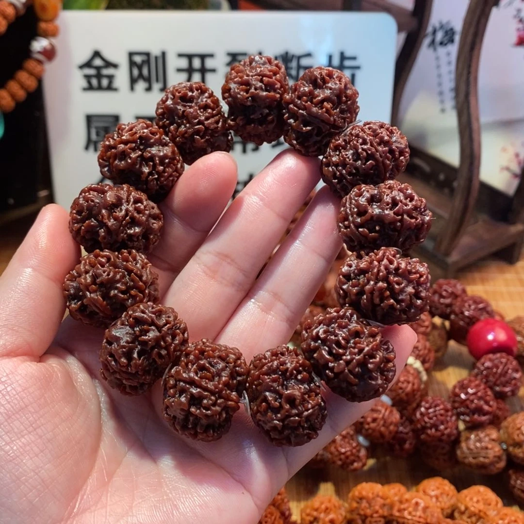 金刚菩提吊坠245瓣素红