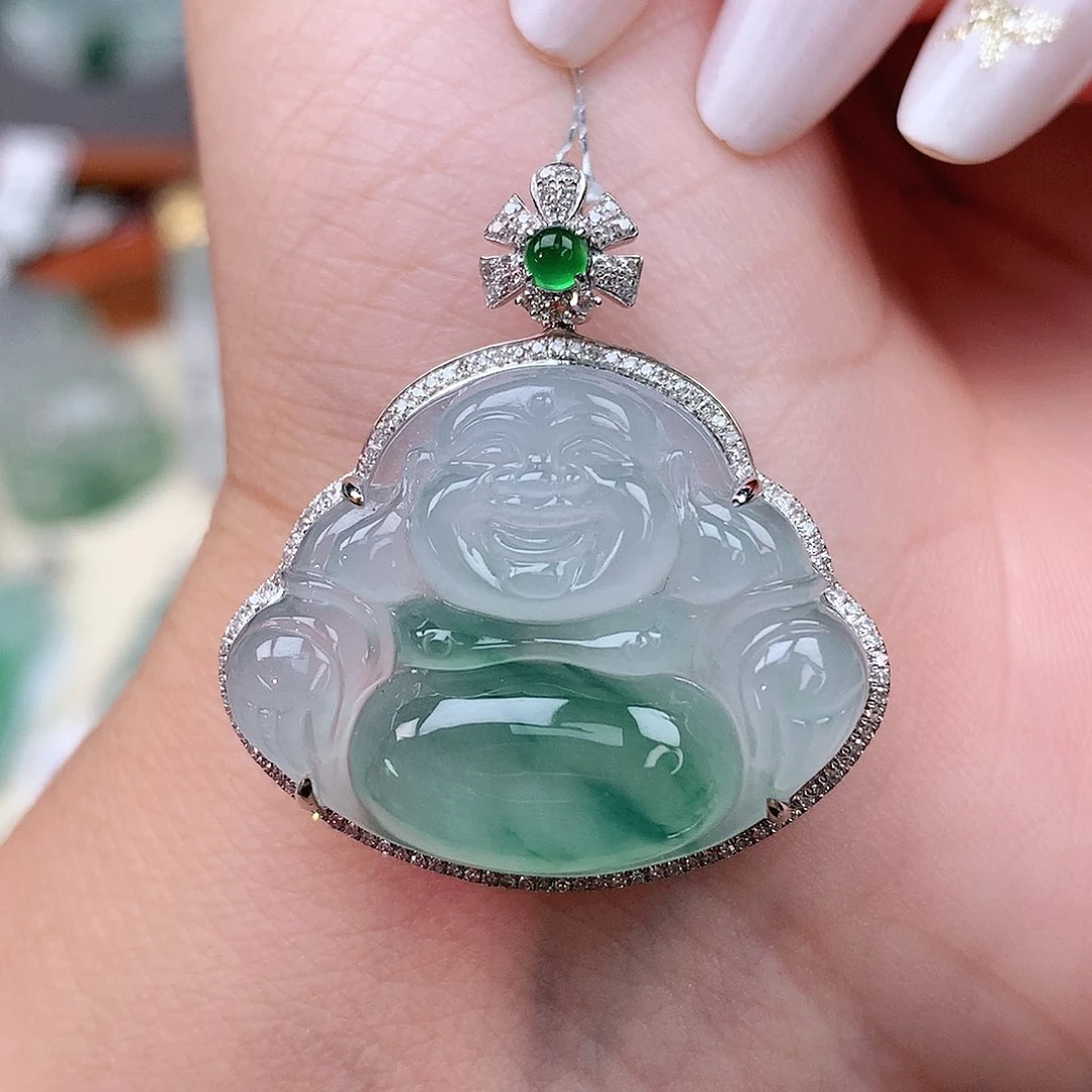 颈饰18K金镶嵌翡翠佛公