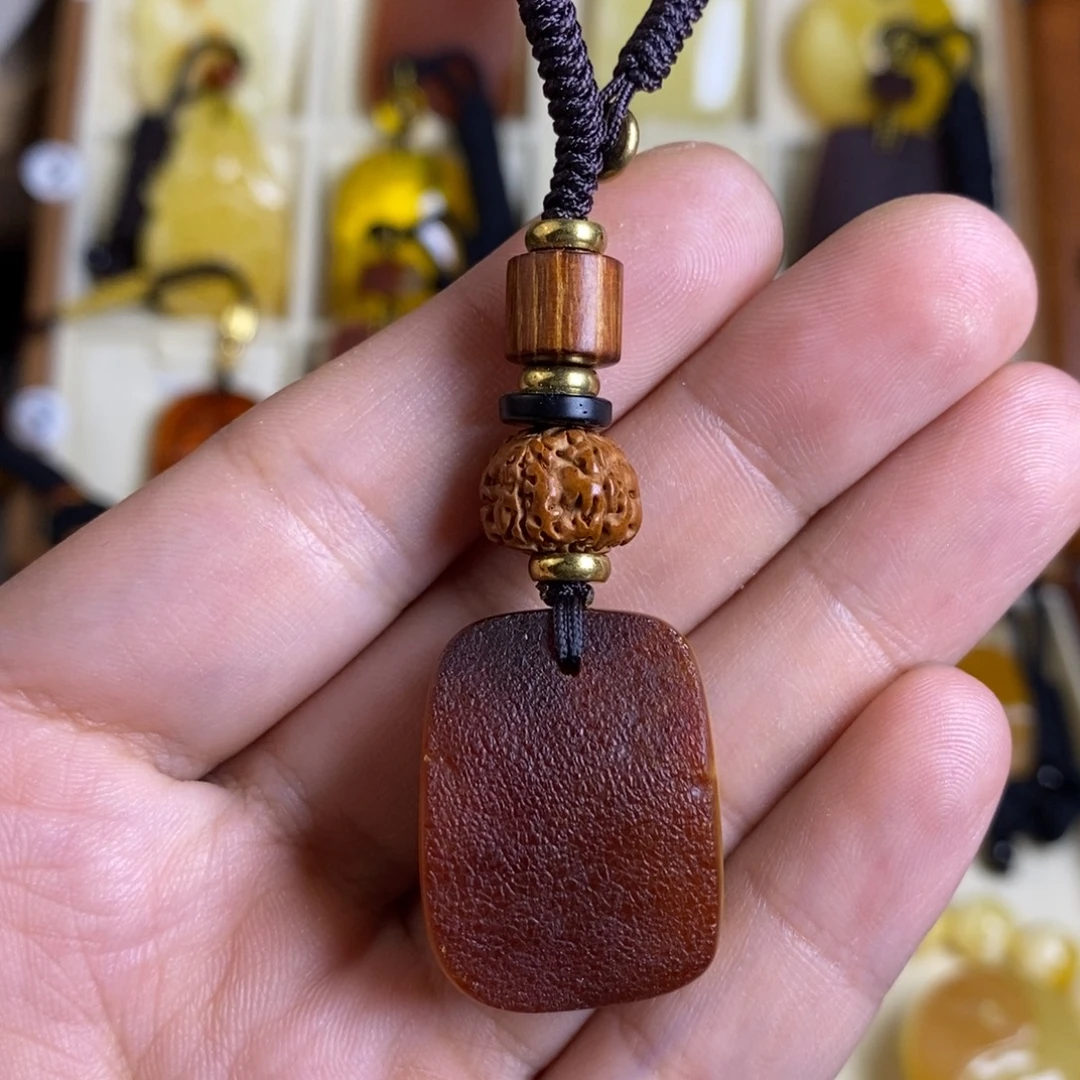 娟***子裸石蜜蜡未镶嵌大漠