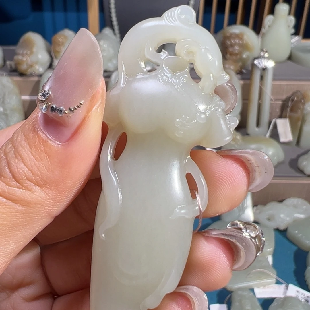 和田玉（糖玉）未镶嵌颈饰