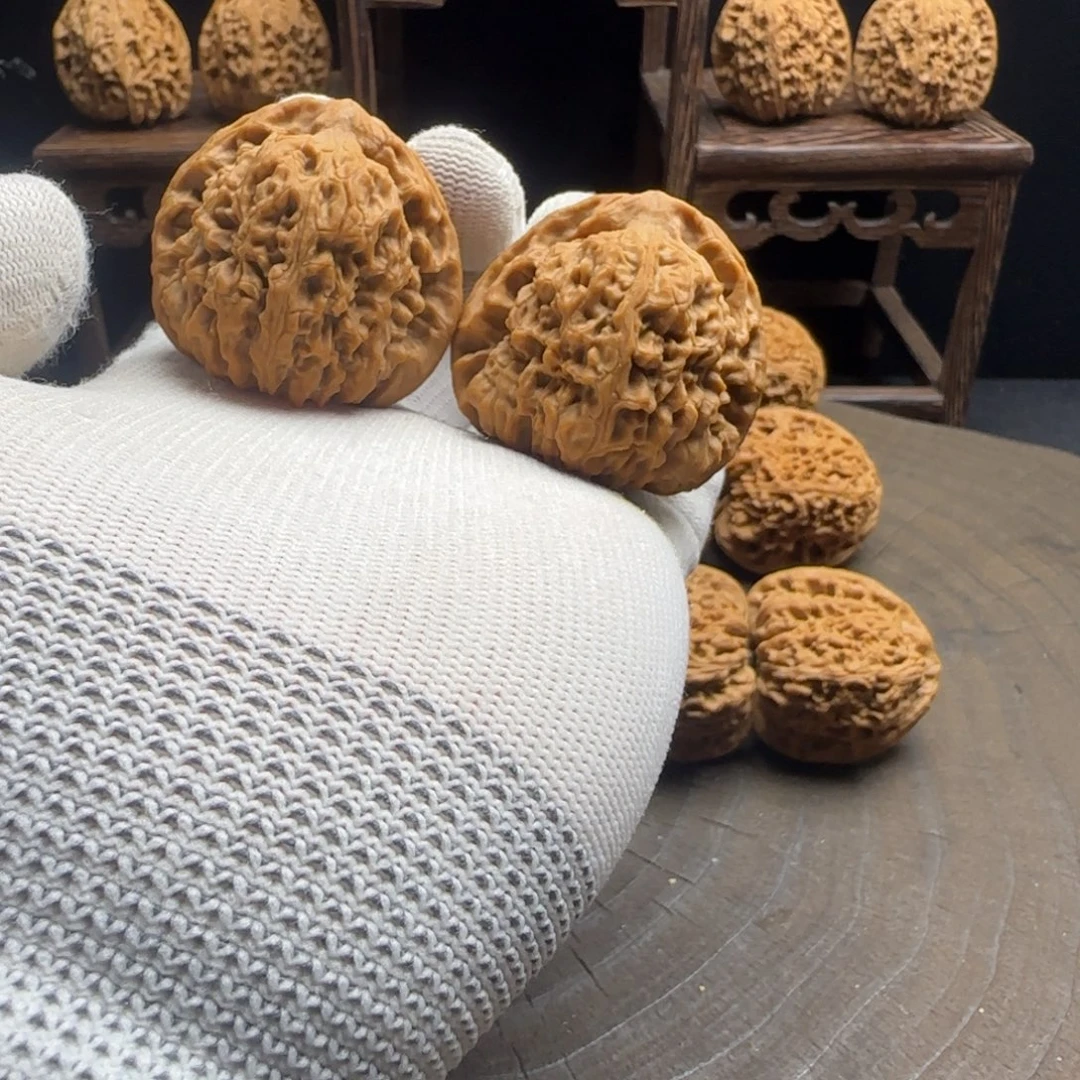 飒***！文玩核桃吊坠44三角