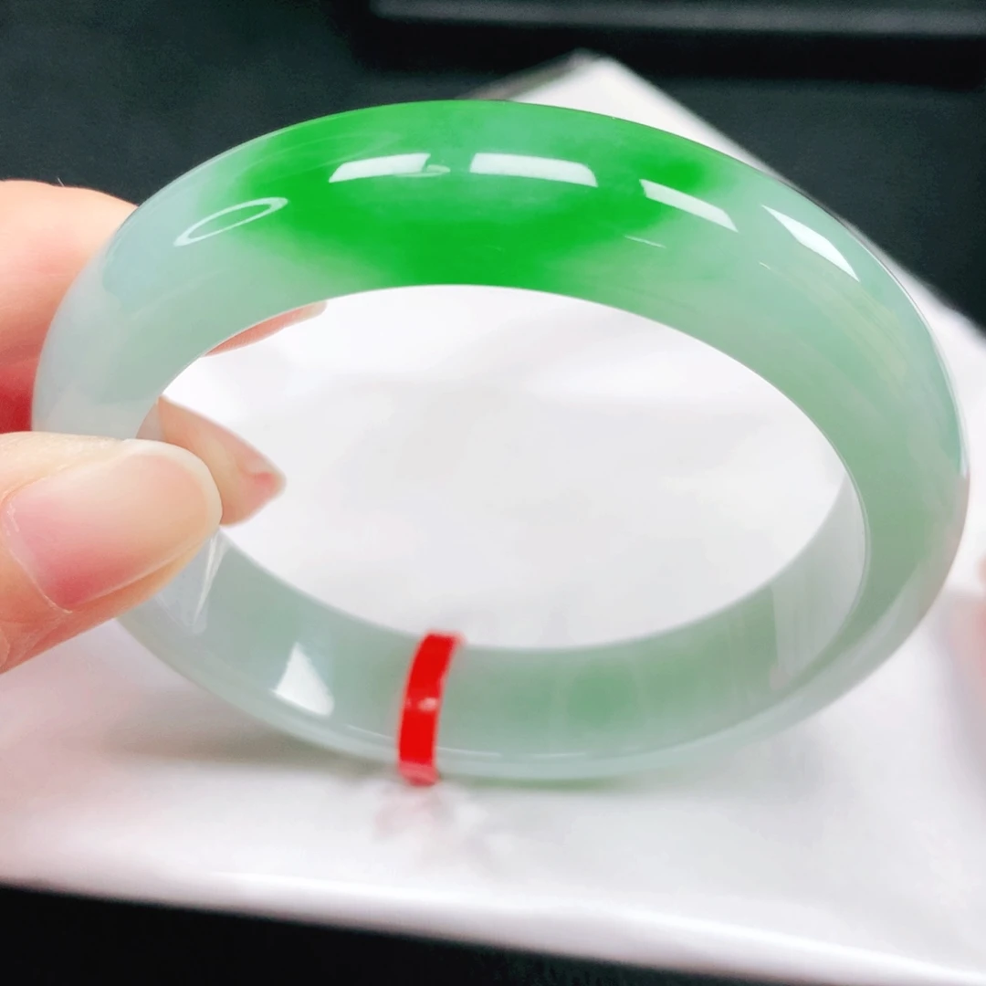 翡翠未镶嵌手镯57圈