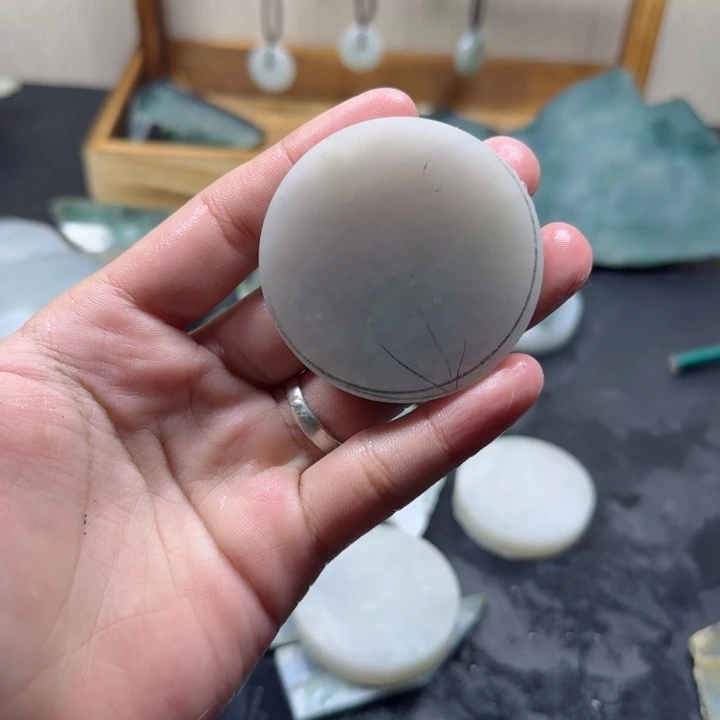 阿***欣翡翠未镶嵌颈饰纯天然缅甸翡翠