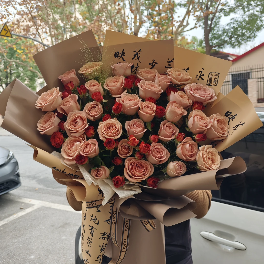 焦糖色~33朵卡布奇诺巧克力泡泡花束送人大气