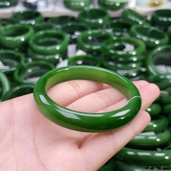 未镶嵌手镯和田玉（碧玉）