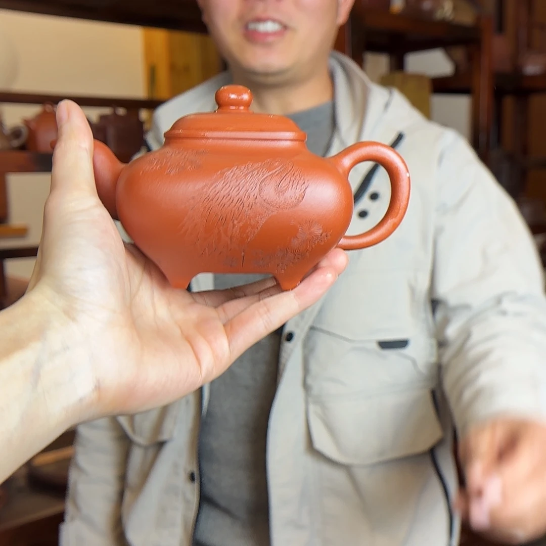 紫砂茶壶一墨熊鸿军刻绘紫砂壶400cc