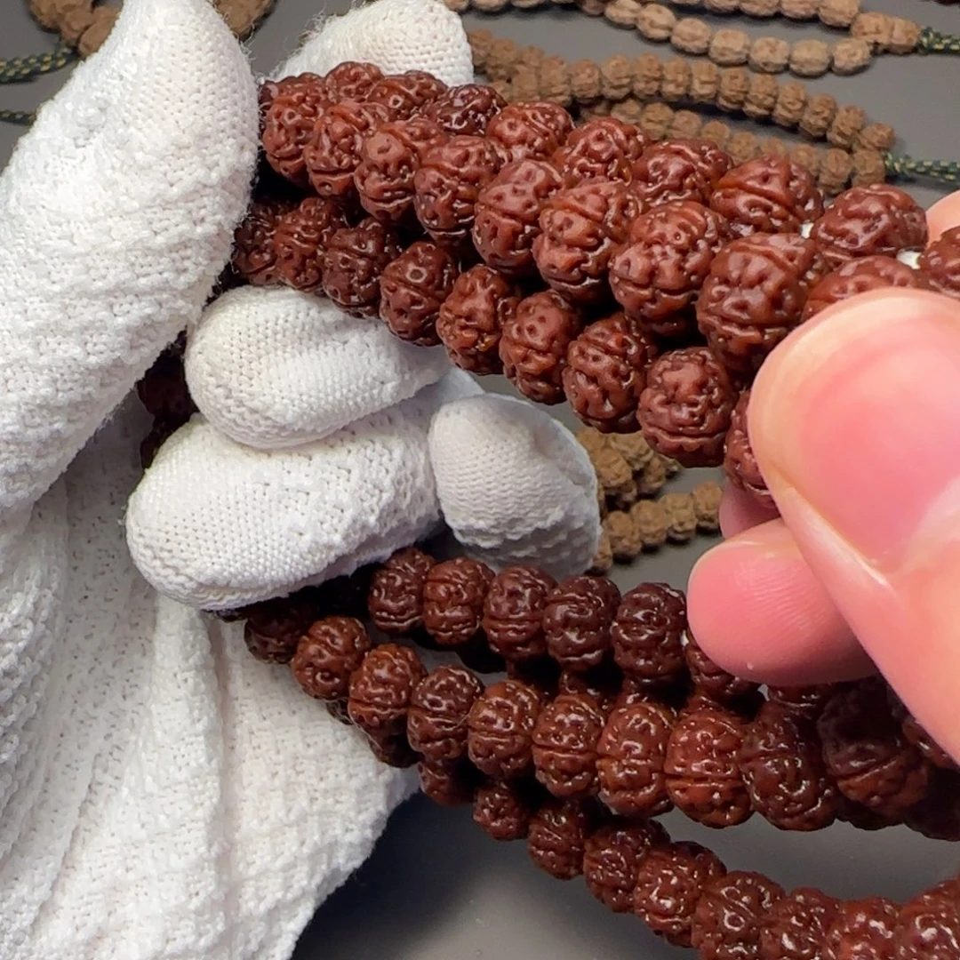 两***肾金刚菩提吊坠现找勿里达老树王108