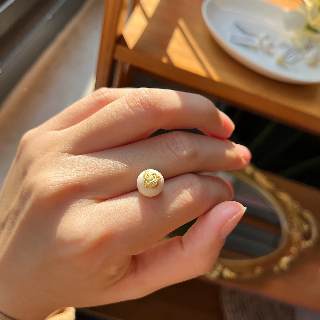 约9.5-10mm猛犸牙圆珠黄财神