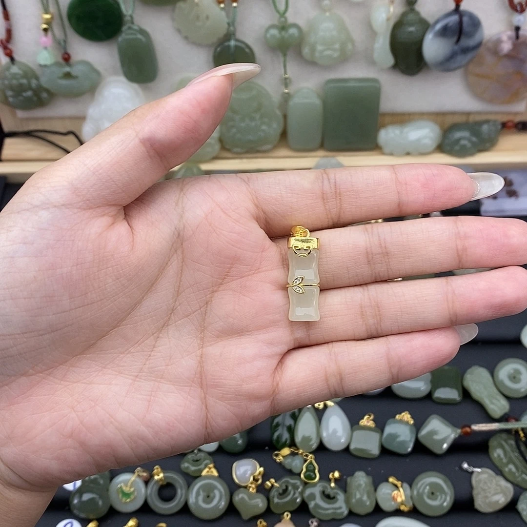 吊坠(赠链)银S925镶嵌和田玉