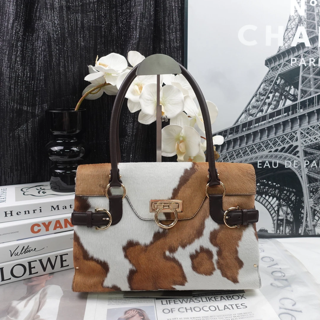 95新 FERRAGAMO/菲拉格慕 单肩包/T20232406