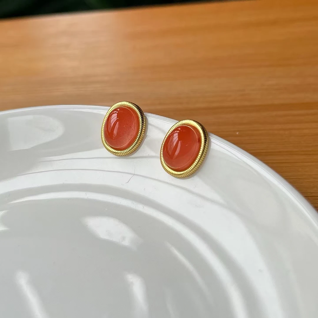 【郭老师】约8*10mm樱桃红南红玛瑙蛋面耳饰